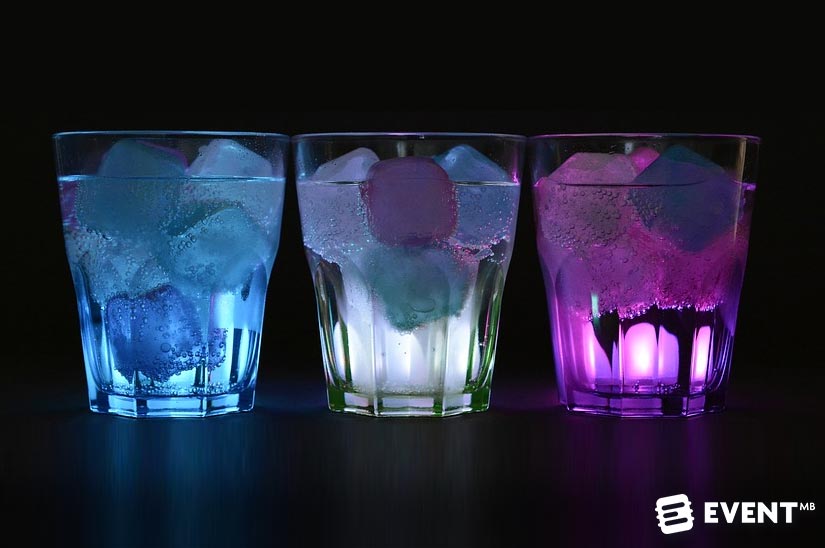 Light up ice cubes