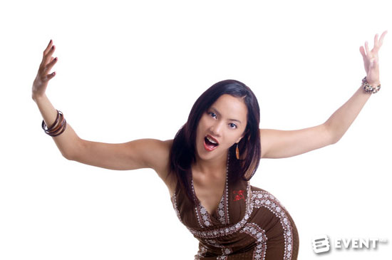 15-Body-Language-Mistakes-You-Need-to-Avoid---exaggerated-gesture