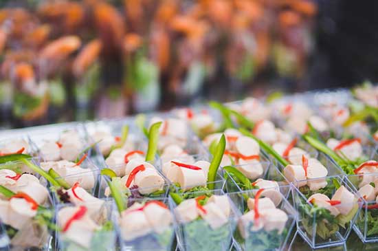 How-To-Create-a-Sensational-Outdoor-Party---pic3